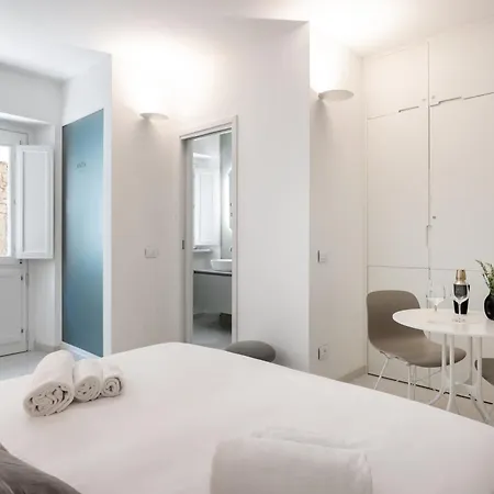 Anita 4*
