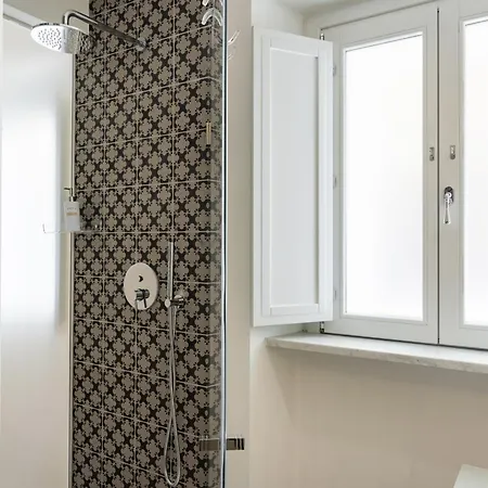 Anita בית הארחה אולביה